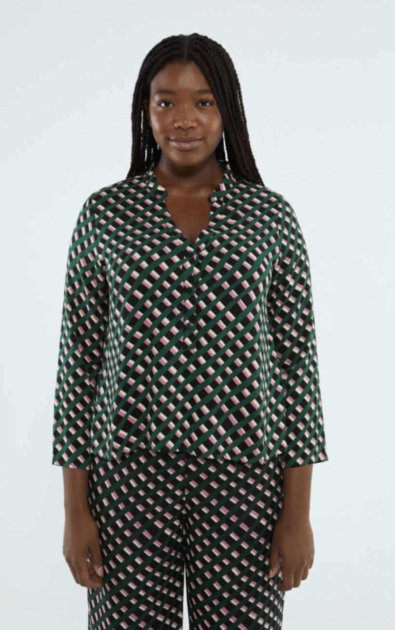 TOP CAMISERO ESTAMPADO GEOMETRICO