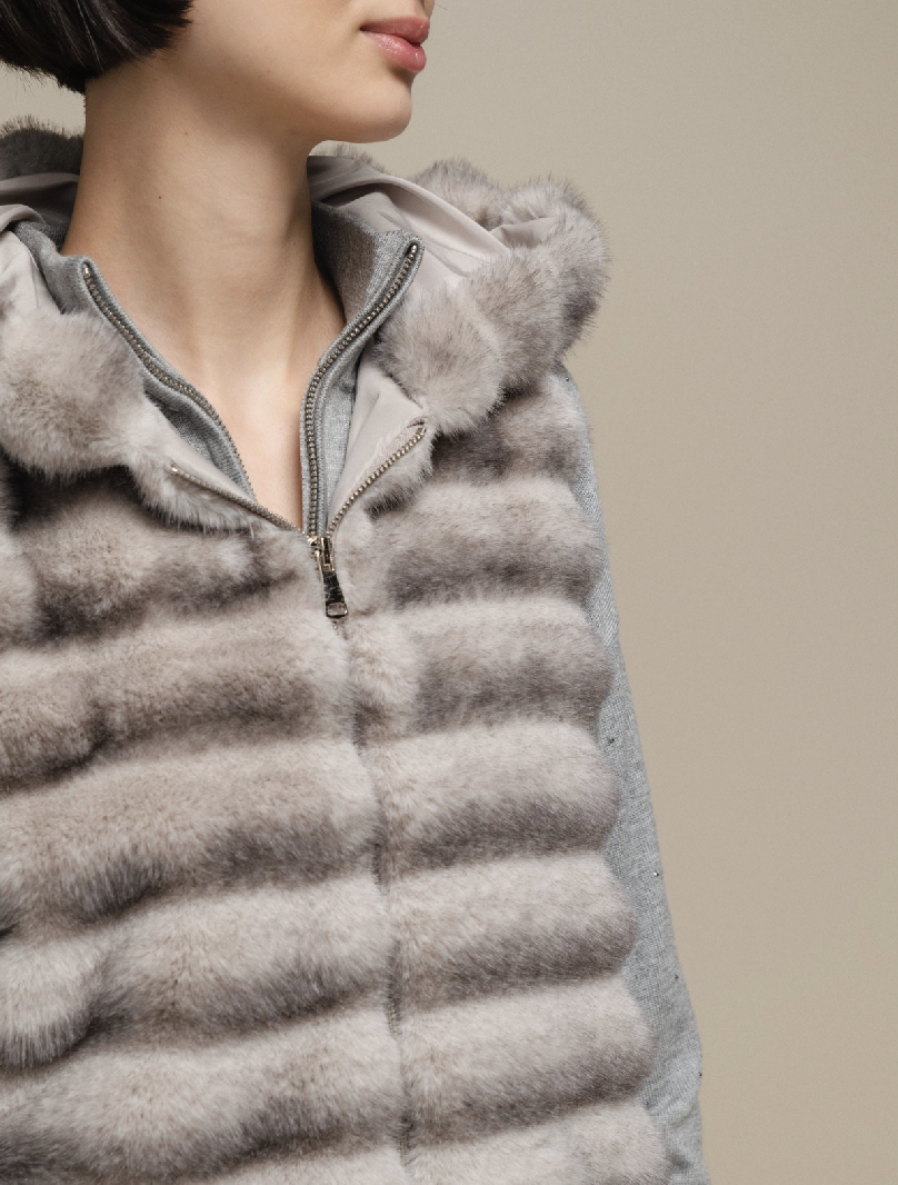CHALECO PELO CON CAPUCHA