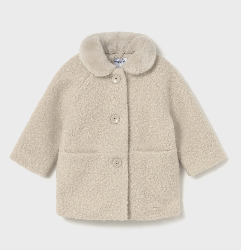 ABRIGO RIZO EN COLOR ARENA BEBÉ