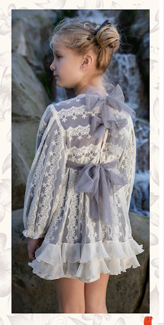 VESTIDO DE TUL BORDADO NIÑA
